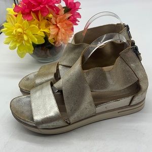Eileen Fischer gold Gladiator Sandal Size 10. MCW3660